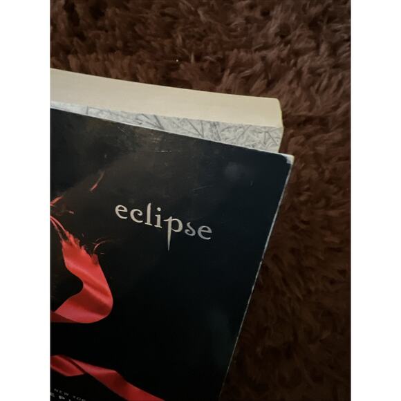 Lot of 2 Twilight Books Eclipse and Breaking Dawn by Stephanie Meyer - Picture 5 of 16